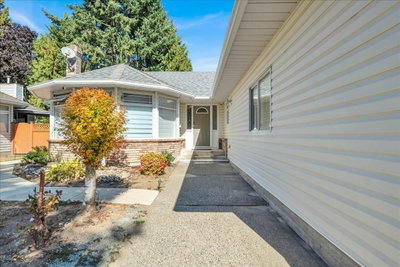 15747 92A Avenue | Surrey British Columbia | Slide Image Three