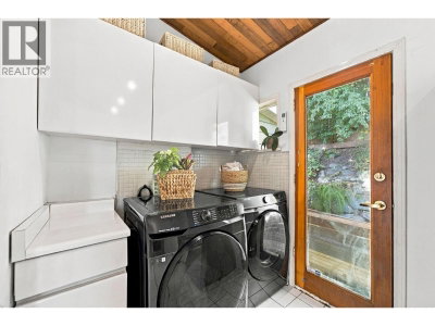 2787 PANORAMA Drive | North Vancouver British Columbia | Slide Image Fourteen
