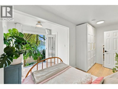 2787 PANORAMA Drive | North Vancouver British Columbia | Slide Image Eighteen