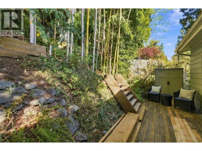 2787 PANORAMA Drive | North Vancouver British Columbia | Slide Image Twenty-nine