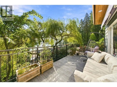2787 PANORAMA Drive | North Vancouver British Columbia | Slide Image Seven