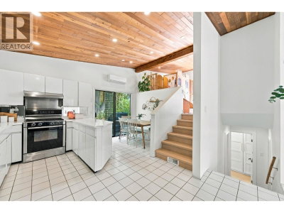2787 PANORAMA Drive | North Vancouver British Columbia | Slide Image Eight