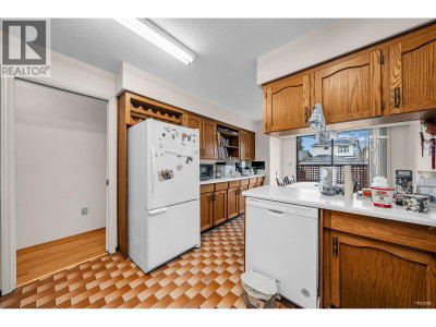 2843 22ND Avenue | Vancouver British Columbia | Slide Image Thirteen