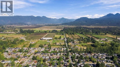 21583 126 Avenue | Maple Ridge British Columbia | Slide Image Thirty-four