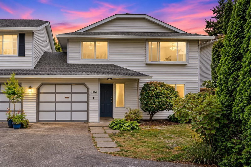 1576 161 Street Surrey British Columbia, V4A 4X8 - 4 Bedrooms Home For Sale