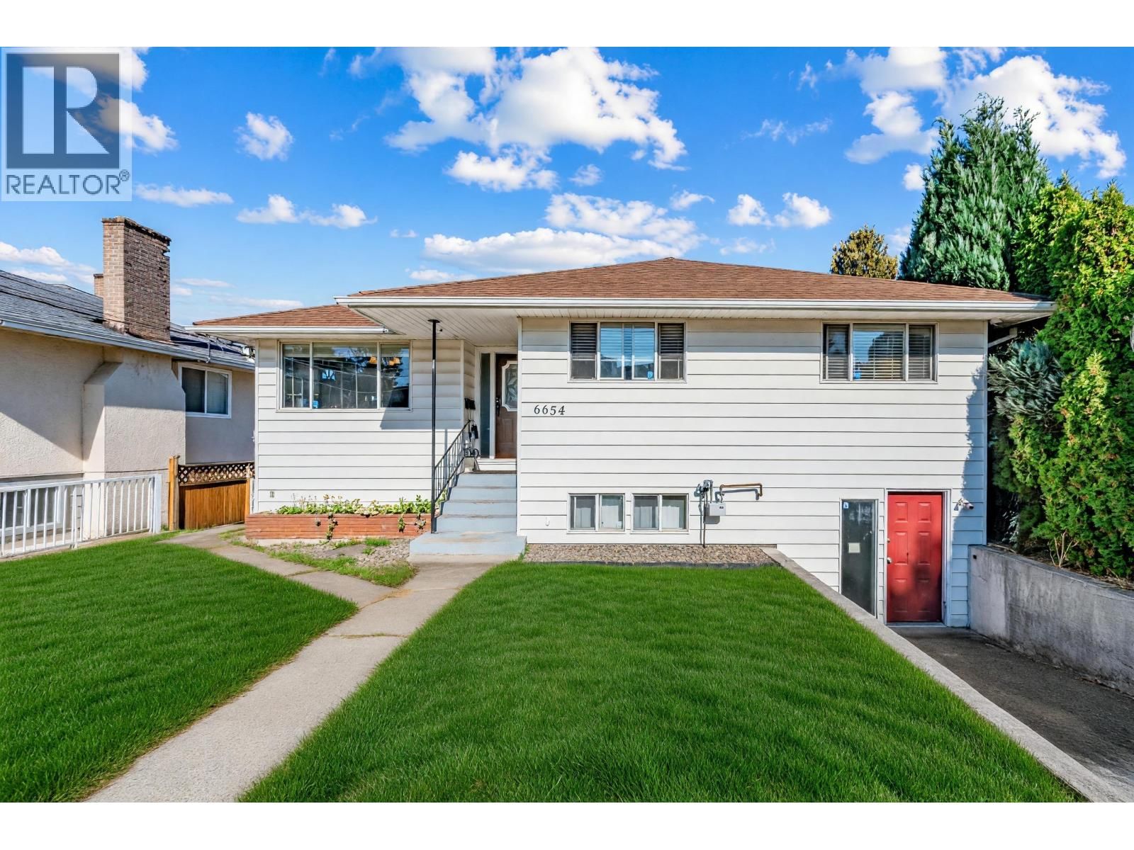 6654 LINDEN Avenue, Burnaby, British Columbia V5E 3G4