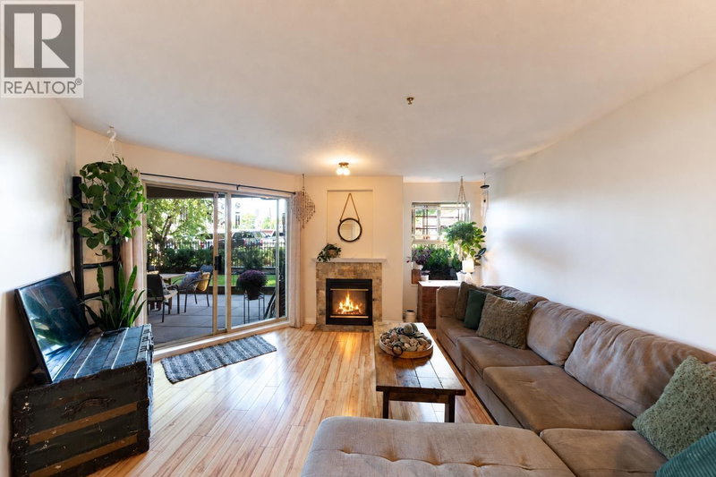 215 TWELFTH Street New Westminster British Columbia, V3M 4H4 - 2 Bedrooms Condo For Sale