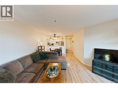 215 TWELFTH Street | New Westminster British Columbia | Slide Image Nine