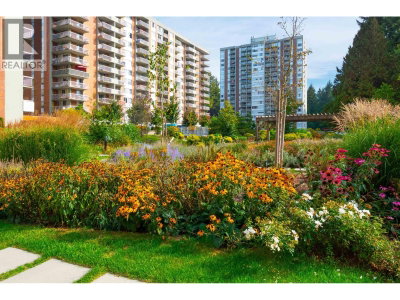 2020 FULLERTON Avenue | North Vancouver British Columbia | Slide Image Twenty