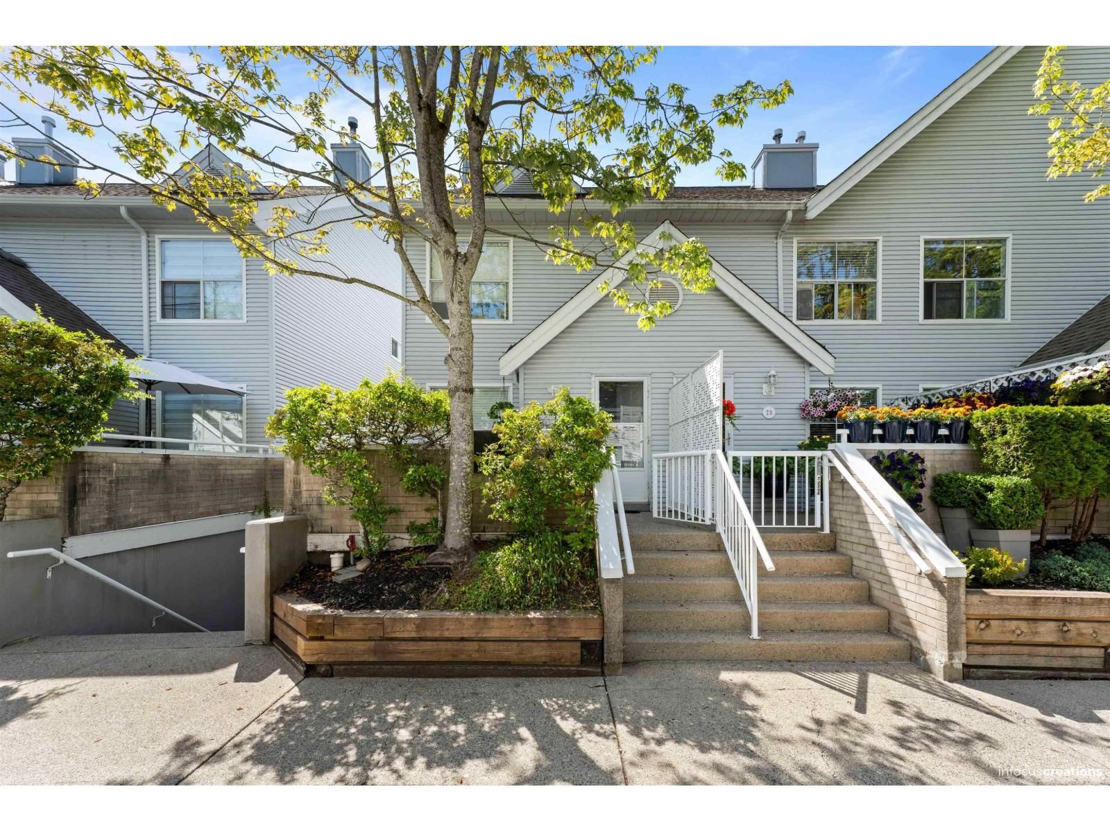 13713 72A Avenue, Surrey, British Columbia V3W 1K2