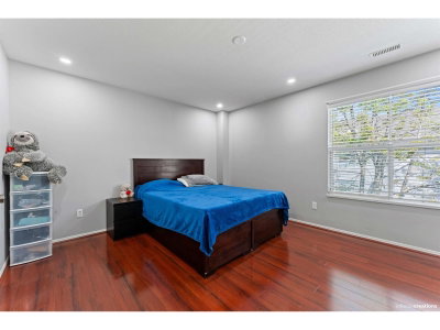 13713 72A Avenue | Surrey British Columbia | Slide Image Eighteen