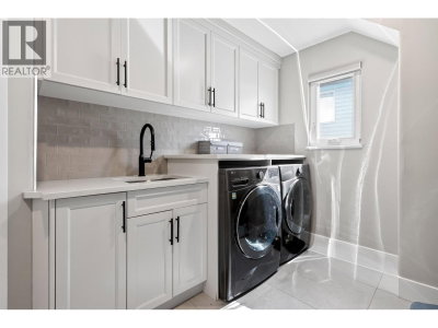 2909 MEADOWVISTA Place | Coquitlam British Columbia | Slide Image Thirteen