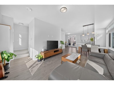 2070 OAK MEADOWS Drive | Surrey British Columbia | Slide Image Eleven