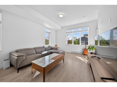 2070 OAK MEADOWS Drive | Surrey British Columbia | Slide Image Nine