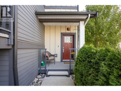 19451 SUTTON Avenue | Pitt Meadows British Columbia | Slide Image Six