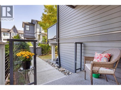 19451 SUTTON Avenue | Pitt Meadows British Columbia | Slide Image Seven