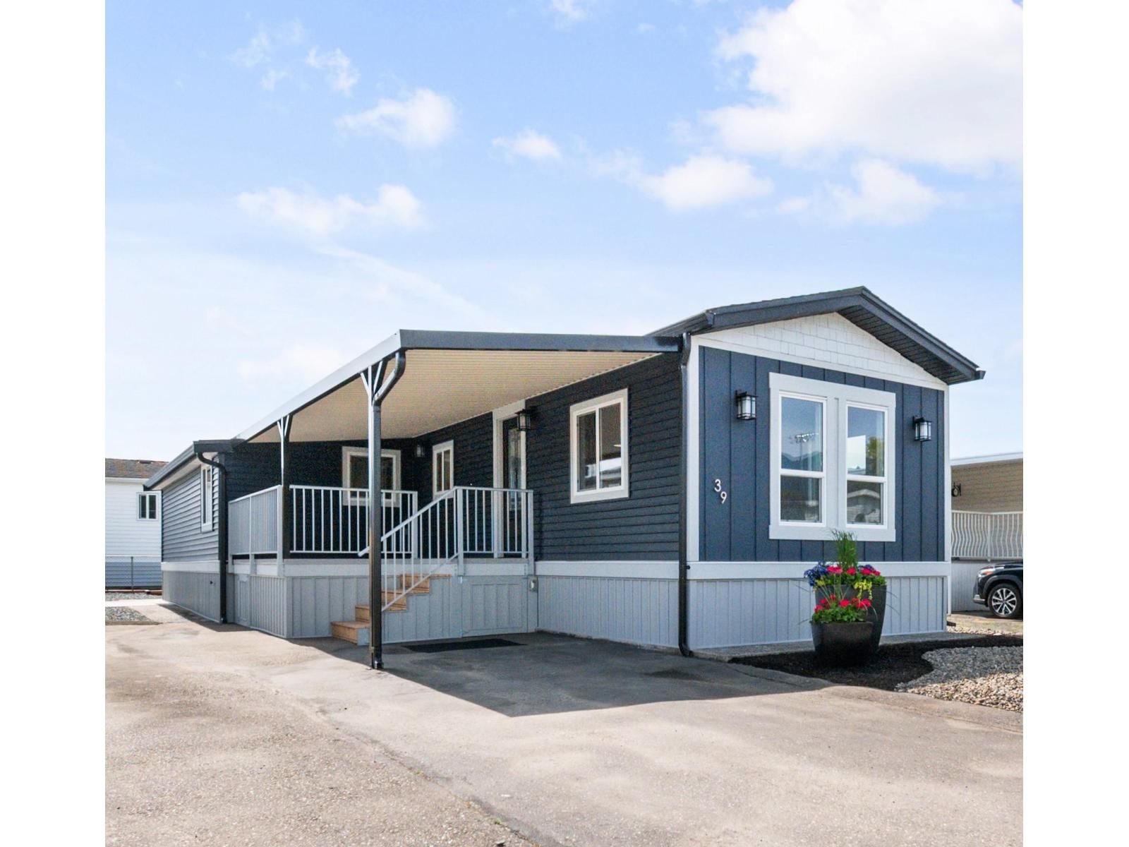9055 ASHWELL Road, Chilliwack, British Columbia V2P 7S6