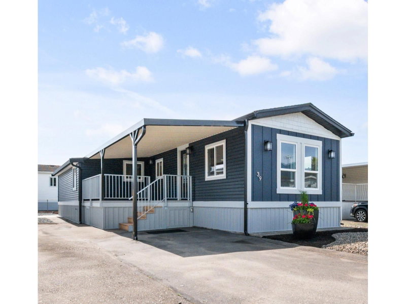 9055 ASHWELL Road Chilliwack British Columbia, V2P 7S6 - 3 Bedrooms Home For Sale