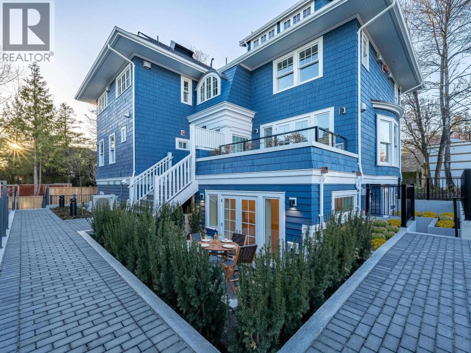 7303 HUDSON Street, Vancouver, British Columbia V6P 4L1