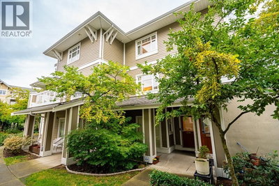 7388 MACPHERSON Avenue | Burnaby British Columbia | Slide Image Four