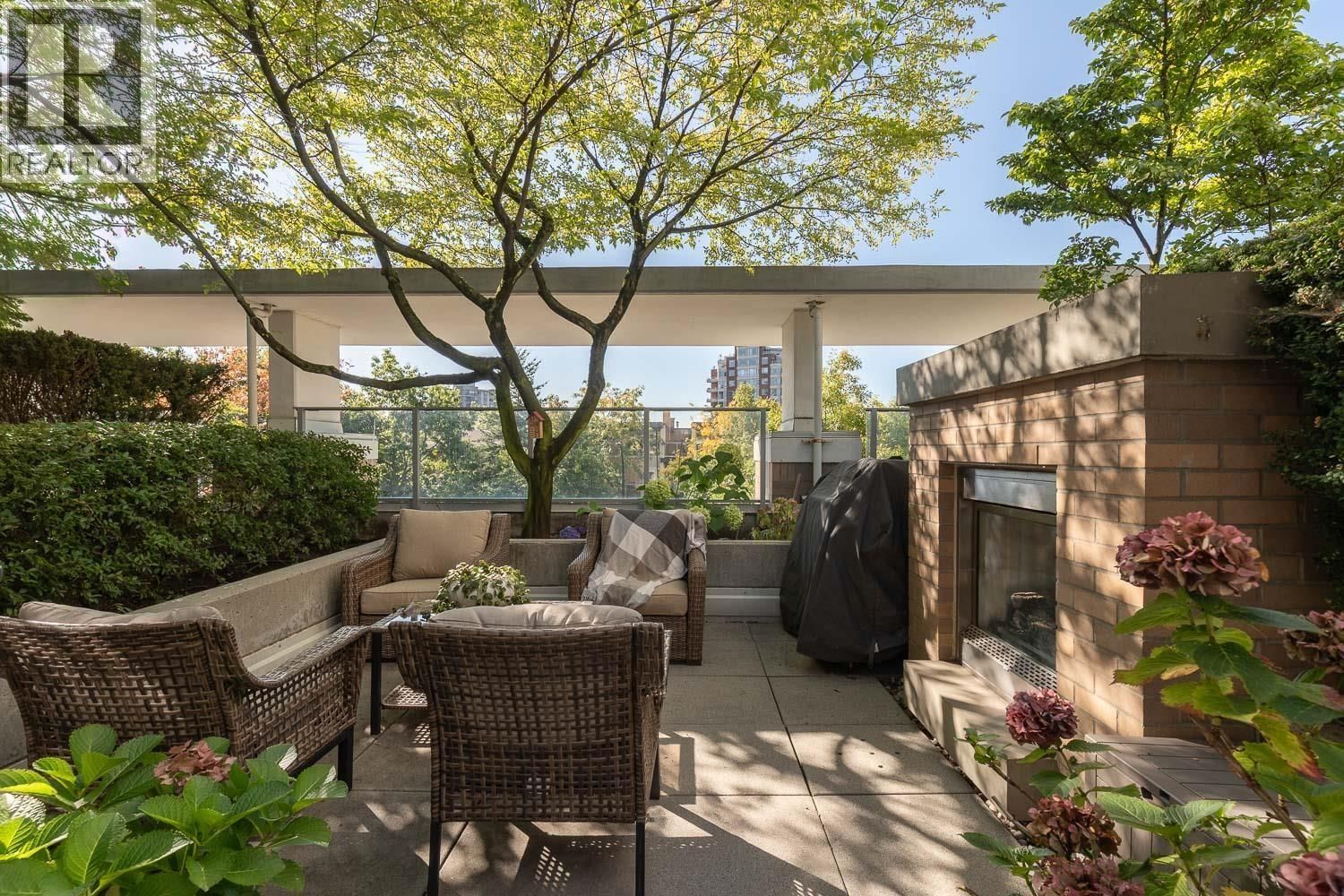 166 13TH Street, North Vancouver, British Columbia V7M 1N6