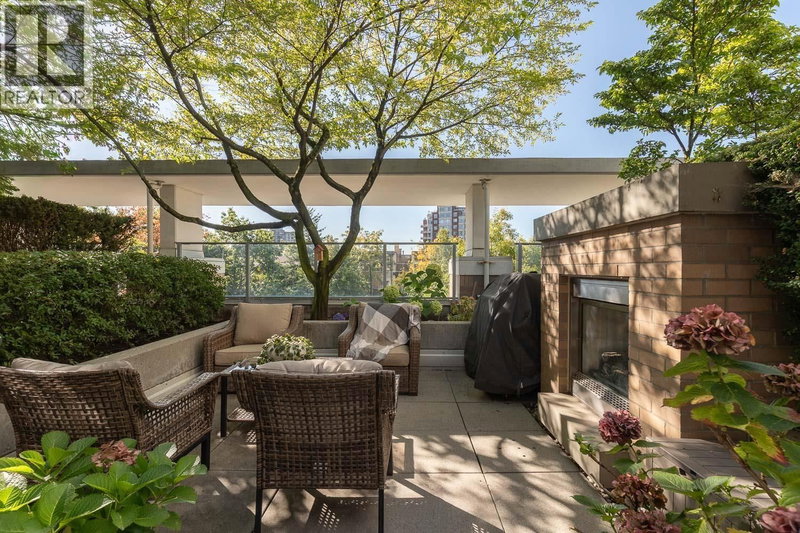 166 13TH Street North Vancouver British Columbia, V7M 1N6 - 2 Bedrooms Condo For Sale
