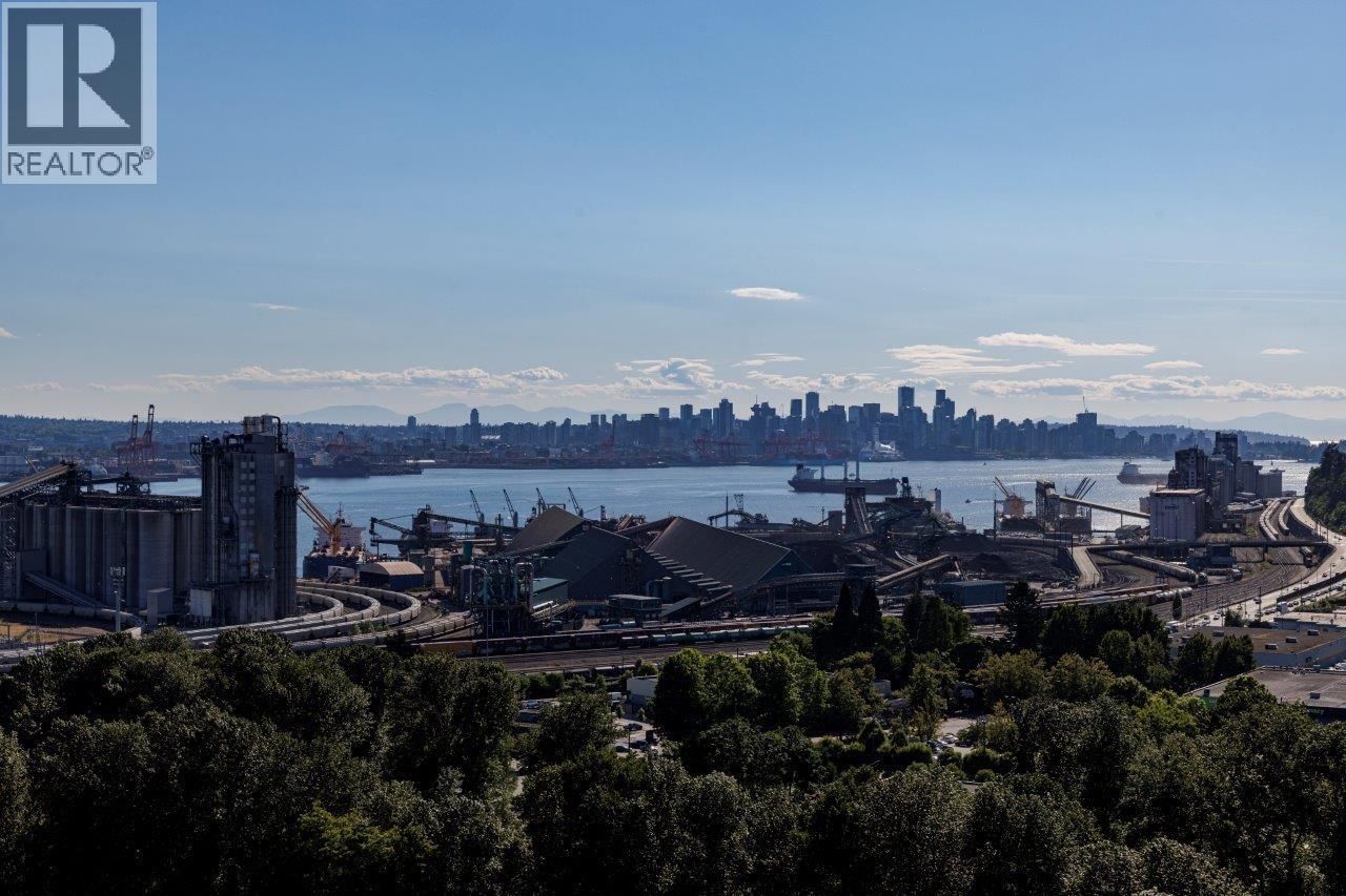 1401 HUNTER Street, North Vancouver, British Columbia V7J 0E2