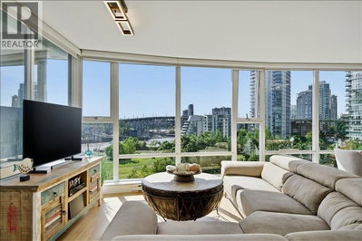 455 BEACH Crescent | Vancouver British Columbia | Slide Image Four