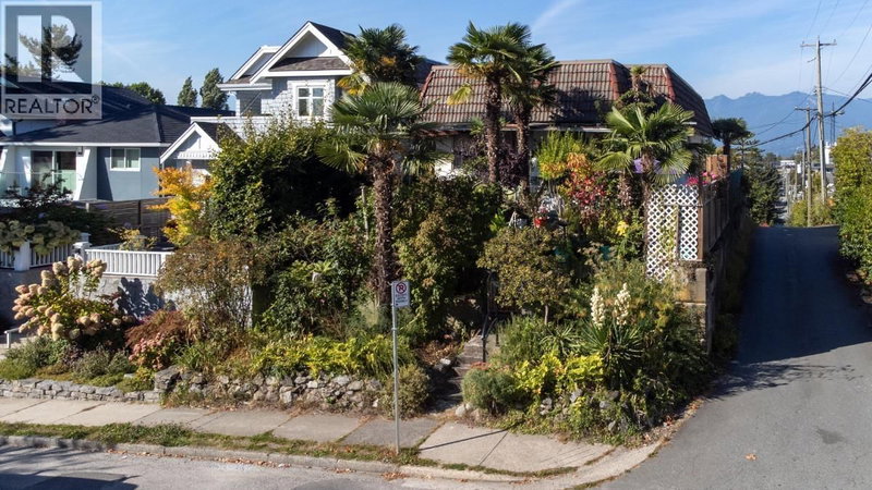 659 22ND Avenue Vancouver British Columbia, V5V 1V3 - 5 Bedrooms Home For Sale