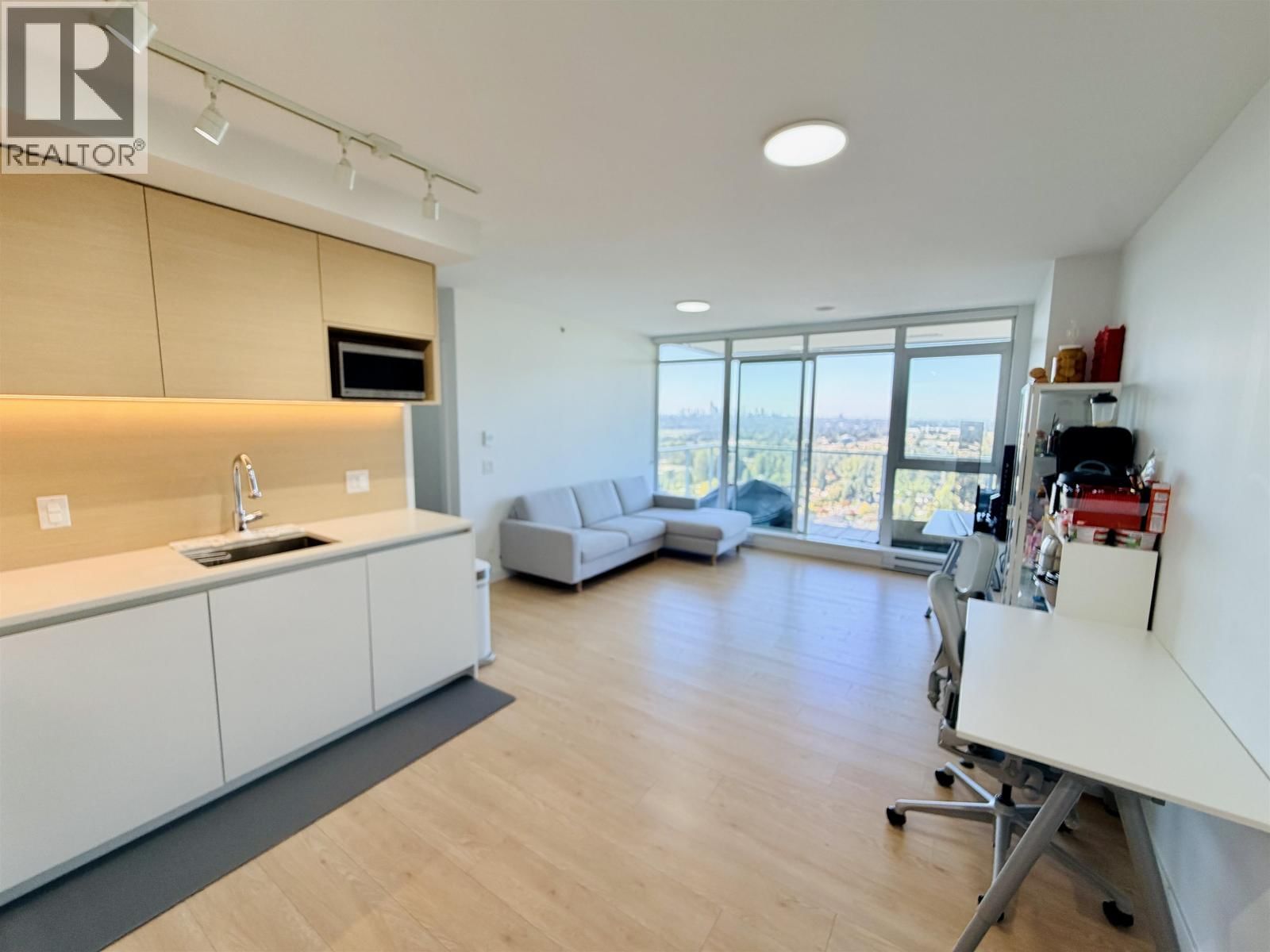 652 WHITING Way, Coquitlam, British Columbia V3J 0K3