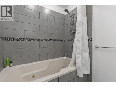 1180 FALCON Drive | Coquitlam British Columbia | Slide Image Eighteen