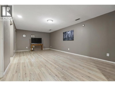 1180 FALCON Drive | Coquitlam British Columbia | Slide Image Twenty-one