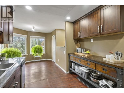 1180 FALCON Drive | Coquitlam British Columbia | Slide Image Seven