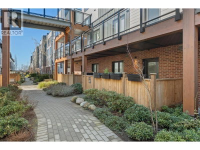 545 2ND Street | North Vancouver British Columbia | Slide Image Seventeen
