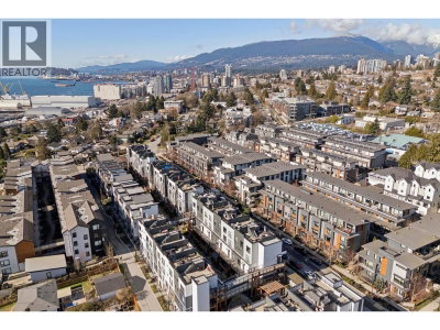 545 2ND Street | North Vancouver British Columbia | Slide Image Twenty