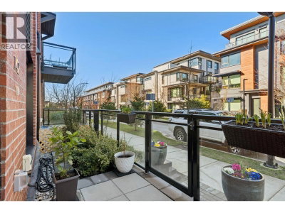 545 2ND Street | North Vancouver British Columbia | Slide Image Three