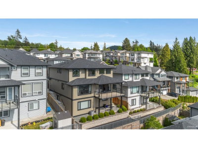 4295 OLD CLAYBURN Road | Abbotsford British Columbia | Slide Image Three