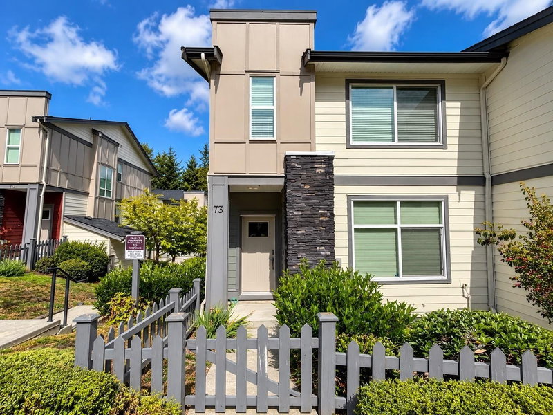 15665 MOUNTAIN VIEW Drive Surrey British Columbia, V3Z 0W8 - 4 Bedrooms Condo For Sale