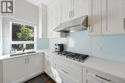 7200 CAVELIER Court | Richmond British Columbia | Slide Image Thirteen