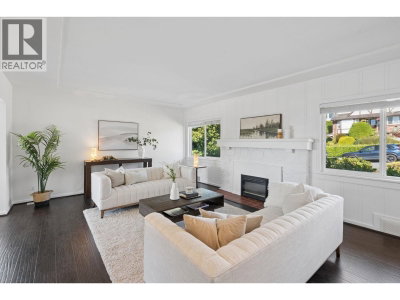 2288 KINGS Avenue | West Vancouver British Columbia | Slide Image Two