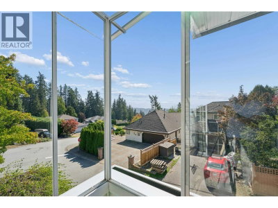 13 TIMBERCREST Drive | Port Moody British Columbia | Slide Image Fourteen