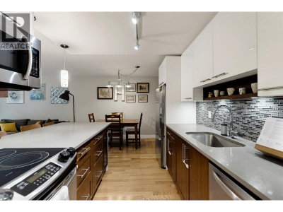 7377 SALISBURY Avenue | Burnaby British Columbia | Slide Image Twelve