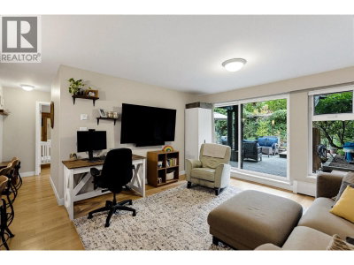 7377 SALISBURY Avenue | Burnaby British Columbia | Slide Image Five