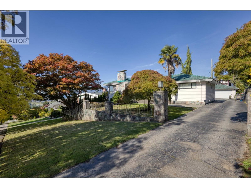 3681 MCGILL Street Vancouver British Columbia, V5K 1J3 - 5 Bedrooms Home For Sale