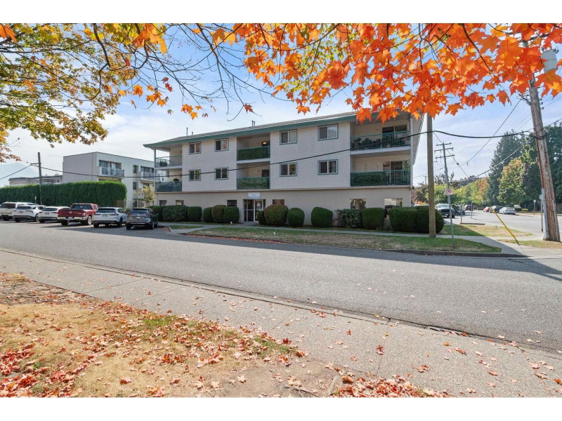 9006 EDWARD Street Chilliwack British Columbia, V2P 4E1 - 2 Bedrooms Condo For Sale