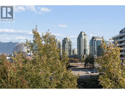 1661 ONTARIO Street | Vancouver British Columbia | Slide Image Nine