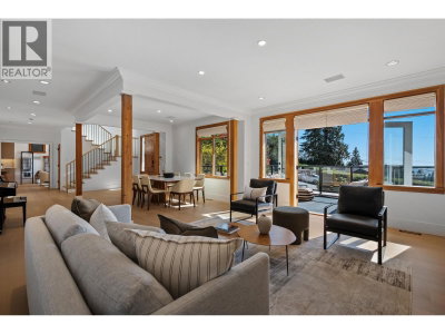4812 SKYLINE Drive | North Vancouver British Columbia | Slide Image Fifteen