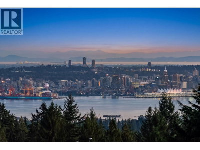 4812 SKYLINE Drive | North Vancouver British Columbia | Slide Image Seventeen
