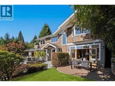 4812 SKYLINE Drive | North Vancouver British Columbia | Slide Image Forty