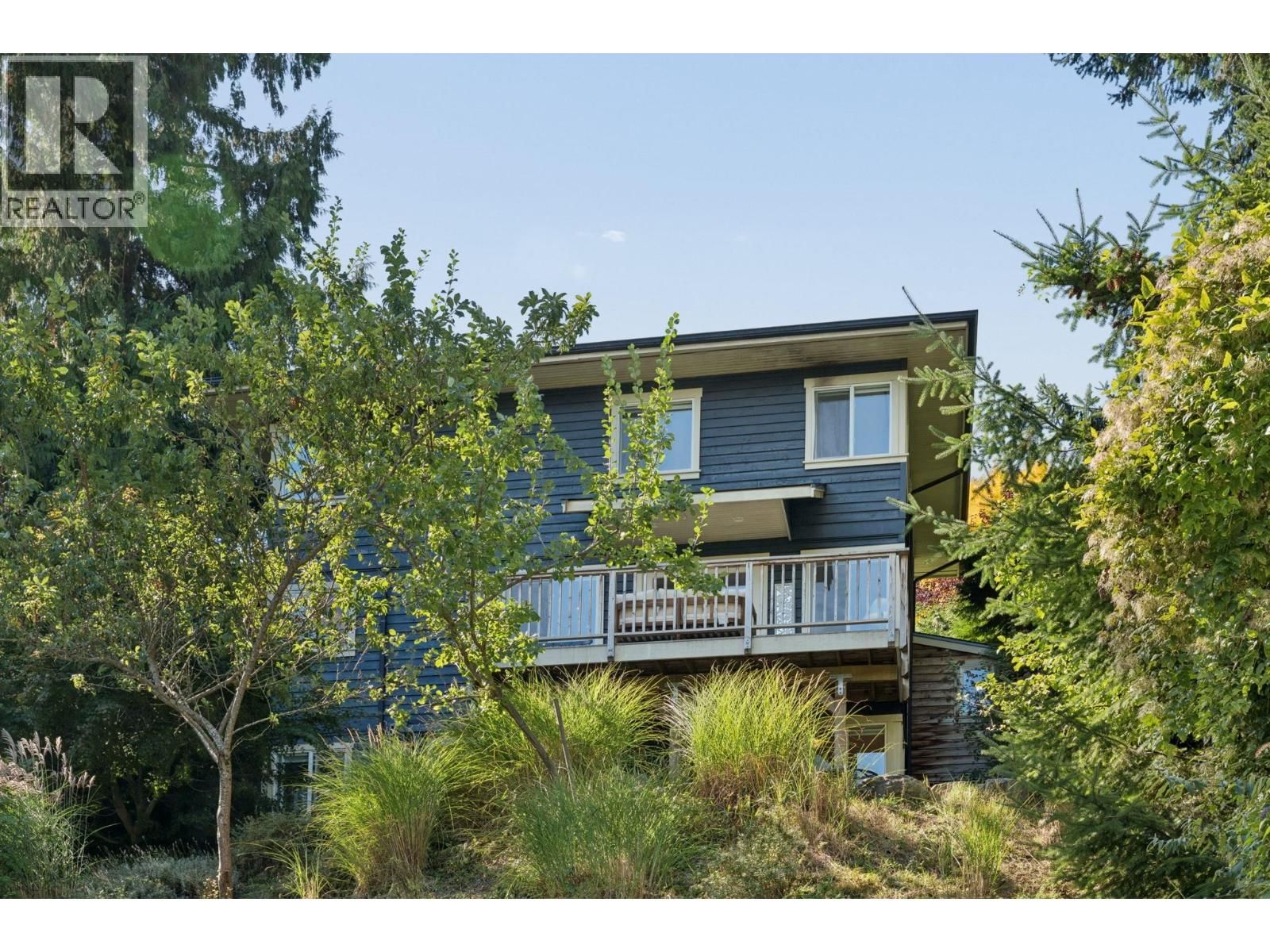 965 VILLAGE Drive, Bowen Island, British Columbia V0N 1G1